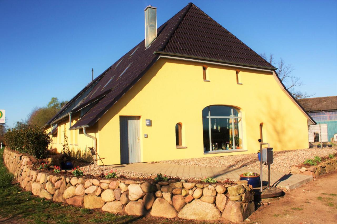 Familienfreundliche Ferienwohnung Am Reuterteich Seedorf  エクステリア 写真
